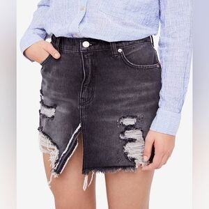 We The Free People Relaxed & Destroyed Mini Skirt Womens 26‎ Gray Black Denim